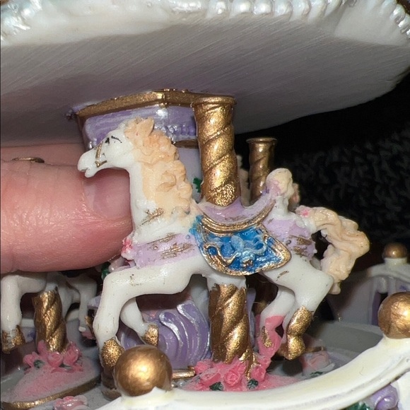 Stunning Pastel Carousel Music Box - Picture 10 of 10